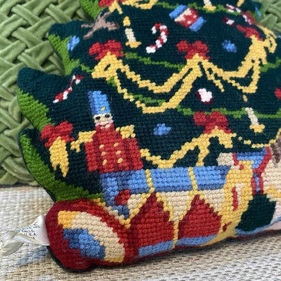 Christmas Tree Pillow - Needlepoint - Vintage - Picture 10 of 13